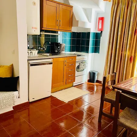 T1, Oura Apartmán *