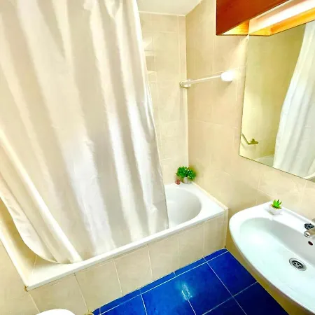 T1, Oura Αλμπουφέιρα