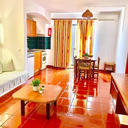 T1, Oura Apartamento